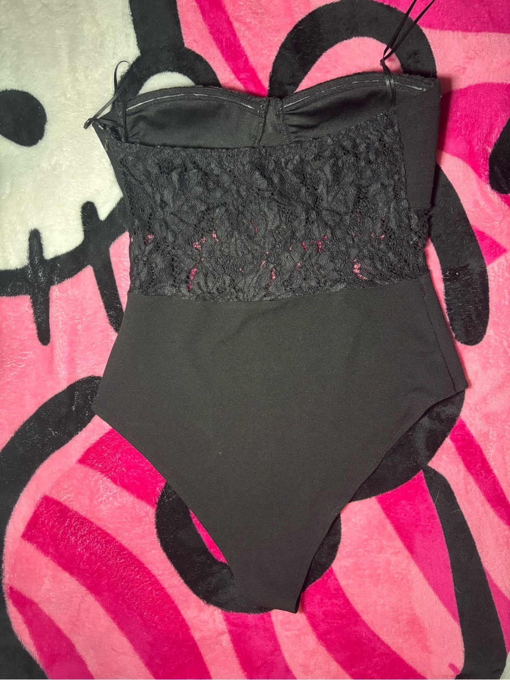 Haute Monde Lace Bodysuit - Picture 4 of 9